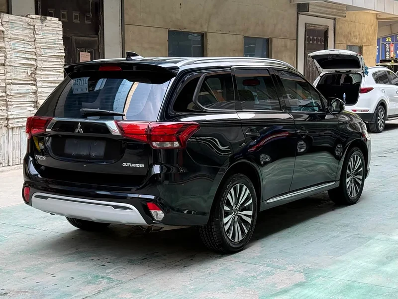 Mitsubishi Outlander — фото 6
