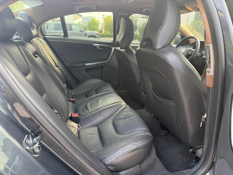 Volvo S60 (Imported) — фото 11