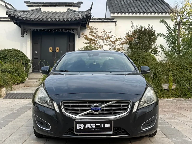 Volvo S60 (Imported) — фото 2