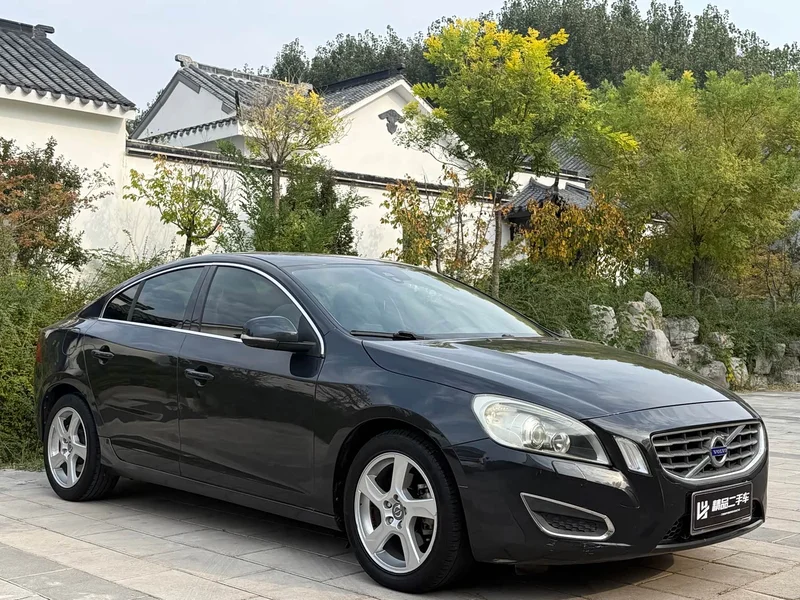 Volvo S60 (Imported) — фото 3