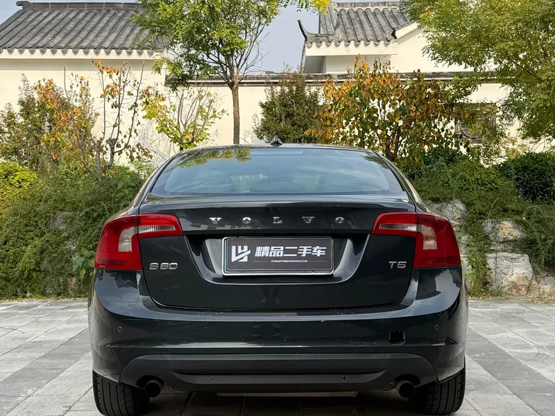 Volvo S60 (Imported) — фото 8