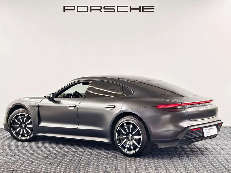 Porsche Taycan — фото 7