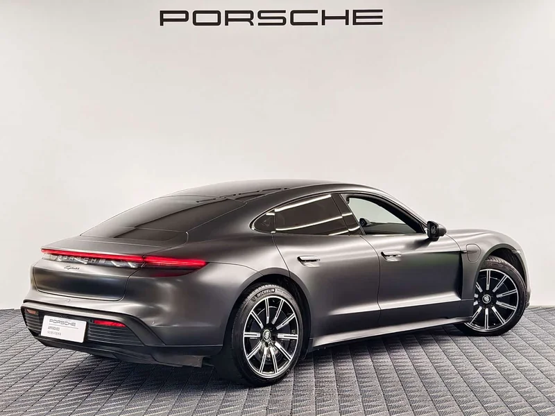 Porsche Taycan — фото 8