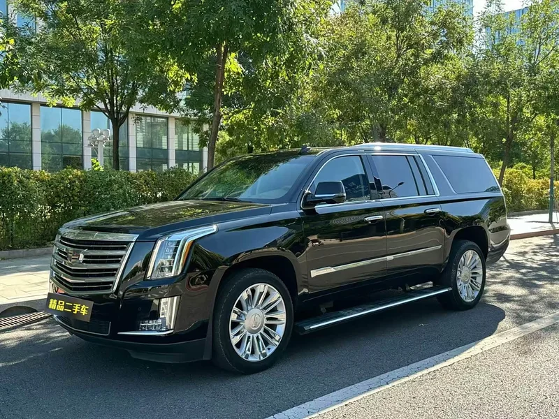 Cadillac Escalade — фото 1