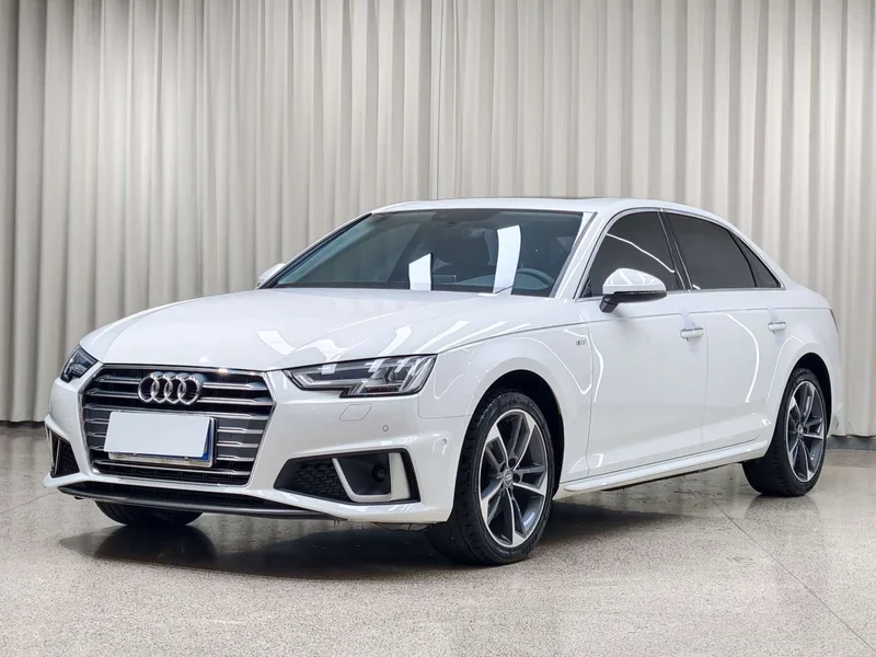 Audi A4L — фото 1