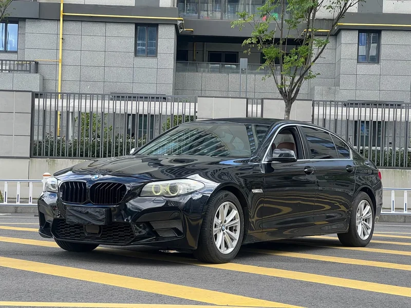 BMW 5-Series — фото 1