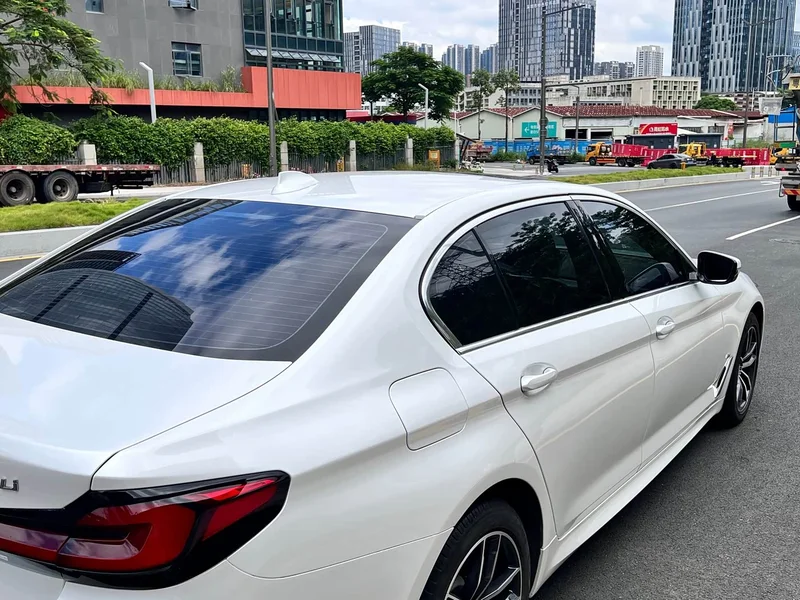 BMW 5-Series — фото 16