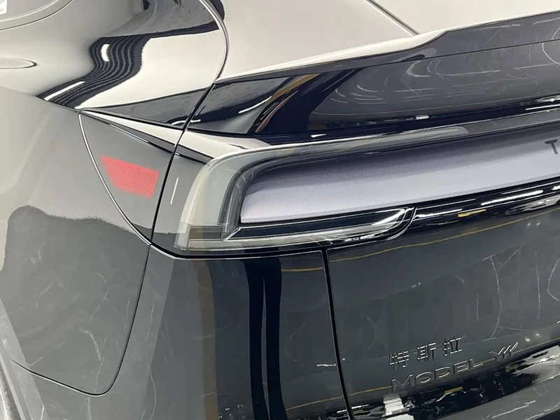 Tesla Model Y — фото 11