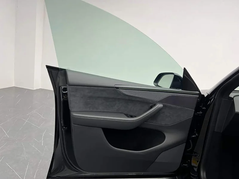 Tesla Model Y — фото 14
