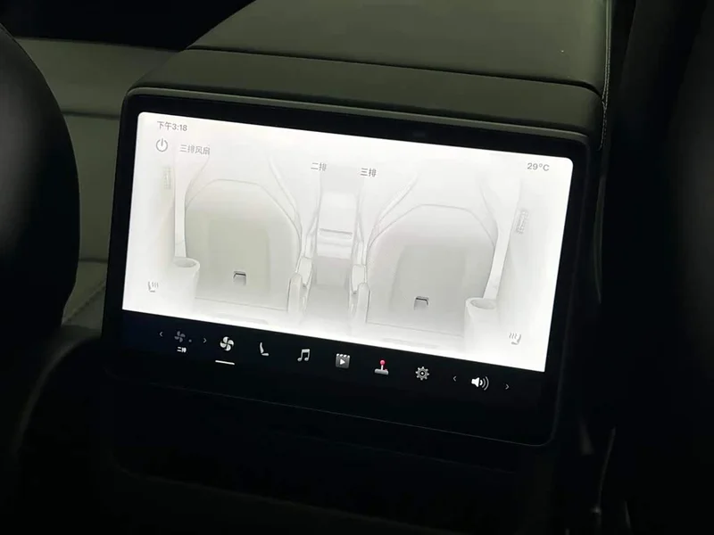 Tesla Model Y — фото 21
