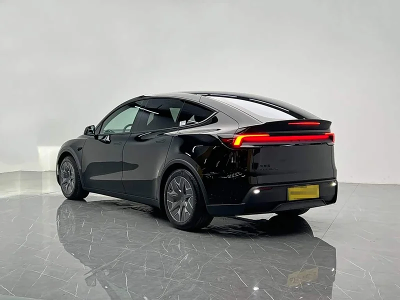 Tesla Model Y — фото 4