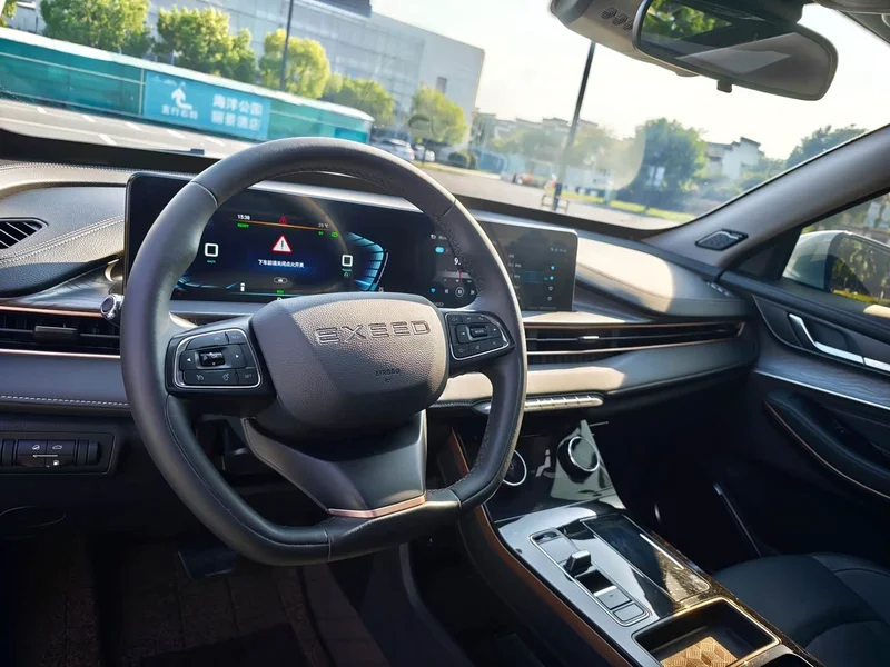 Exeed Zhuifeng C-DM — фото 10