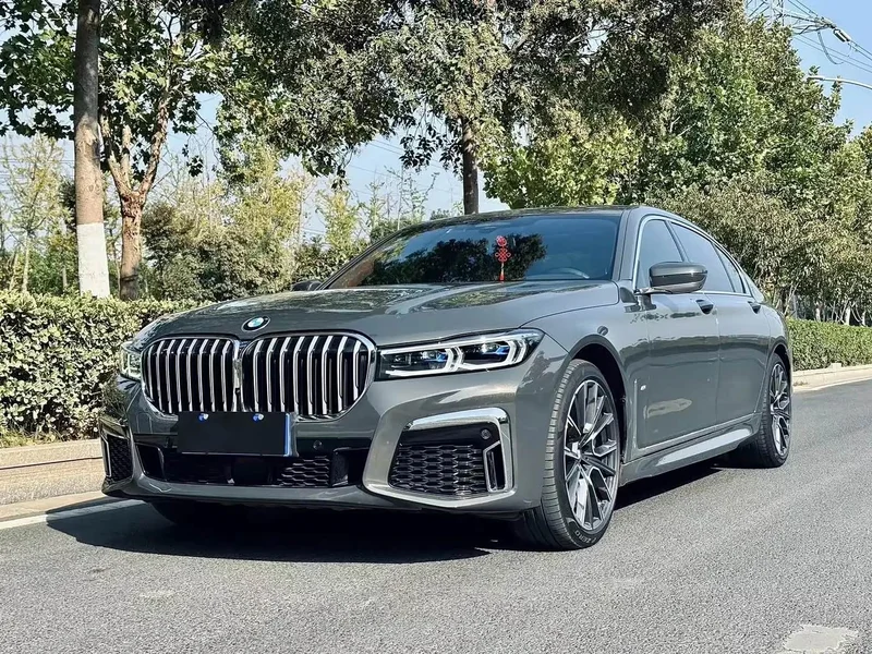 BMW 7-Series — фото 1