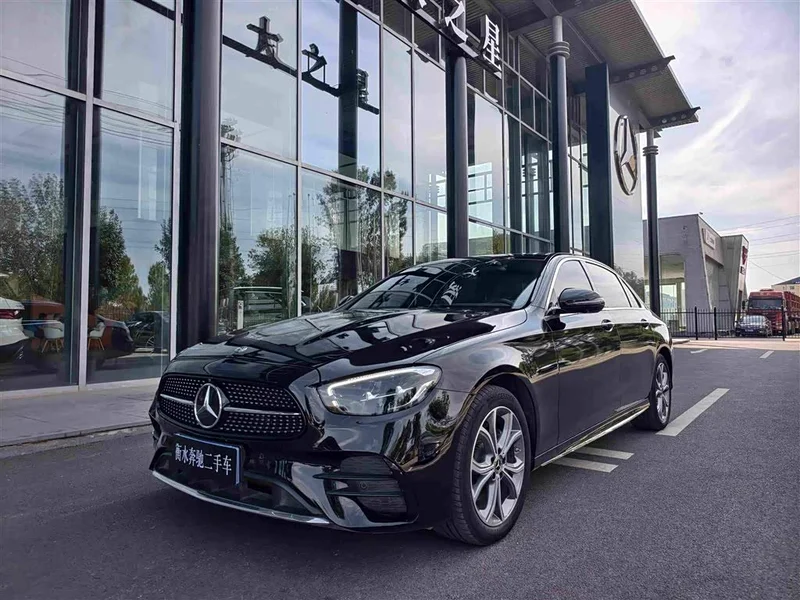 Mercedes-Benz E-Class — фото 1