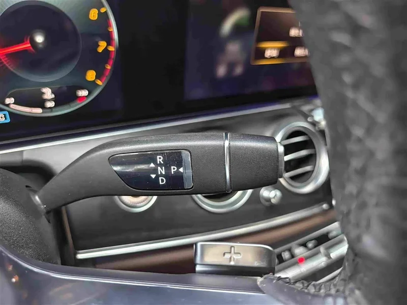 Mercedes-Benz E-Class — фото 10