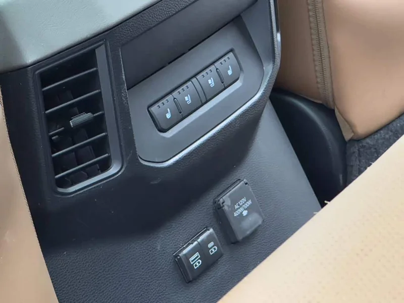 Toyota Tundra — фото 14