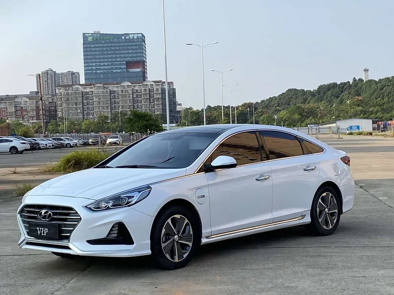 Hyundai Sonata — фото 1
