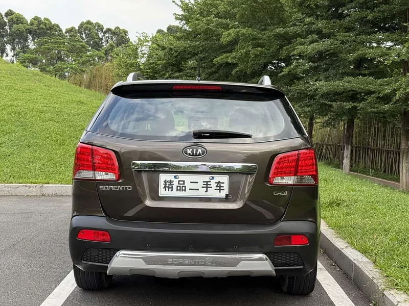 Kia Sorento — фото 7