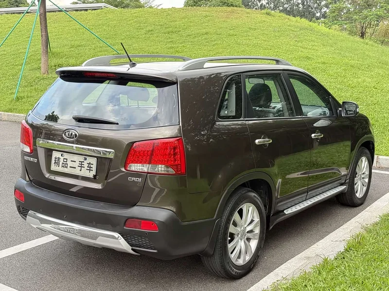 Kia Sorento — фото 8