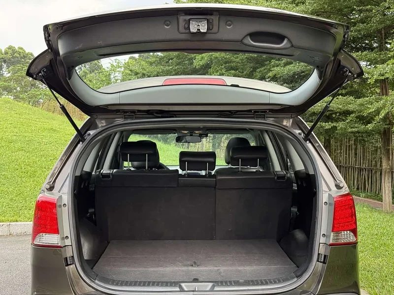 Kia Sorento — фото 9
