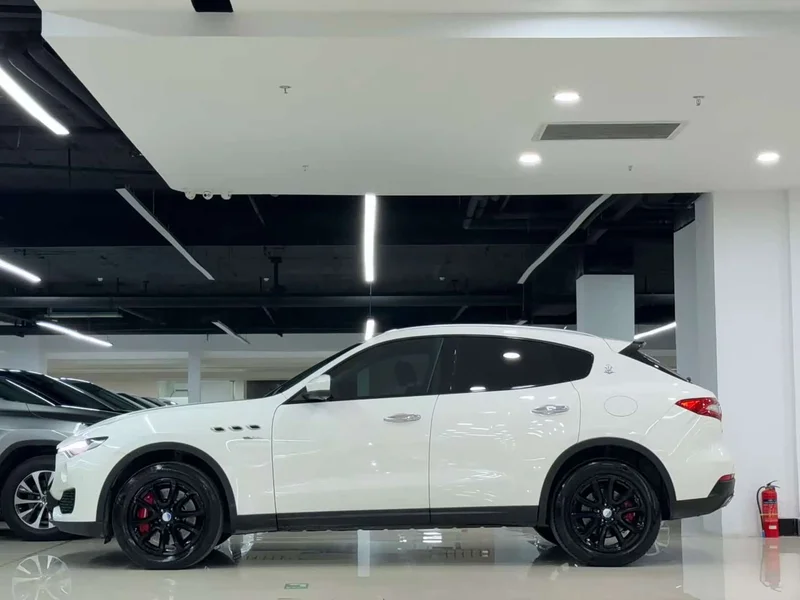 Maserati Levante — фото 2