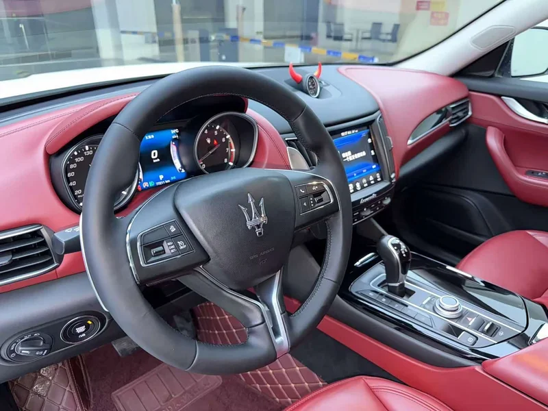 Maserati Levante — фото 6