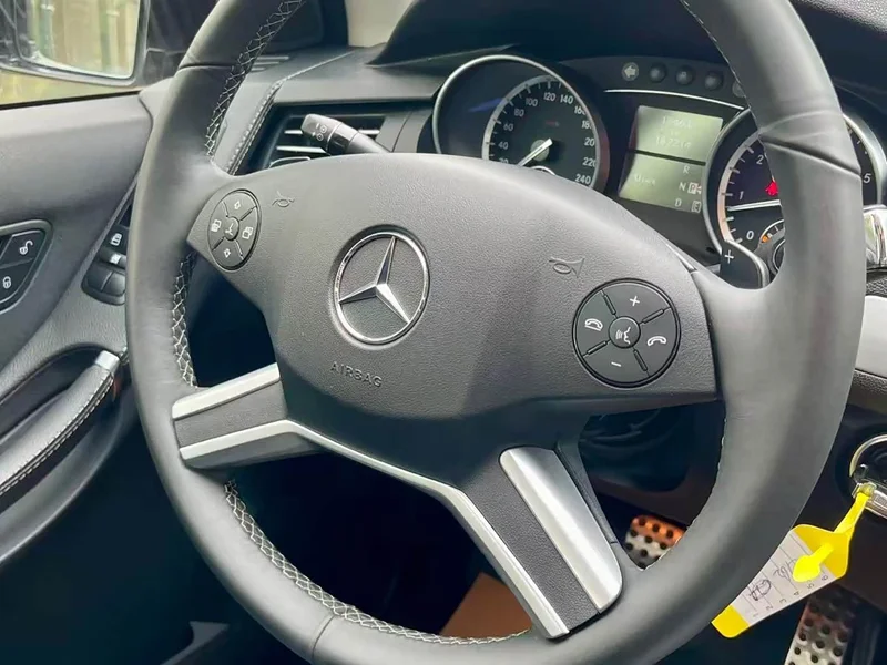 Mercedes-Benz R-Class — фото 11