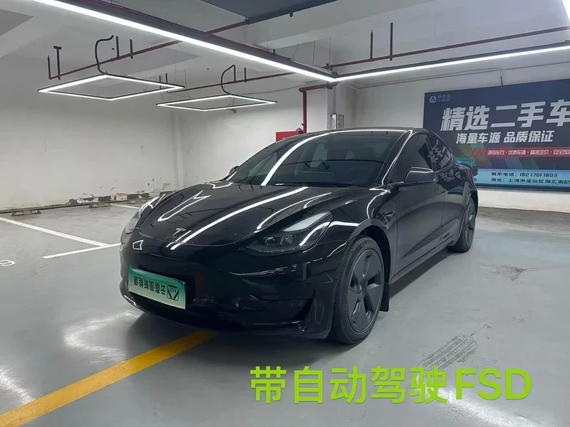 Tesla Model 3 — фото 1