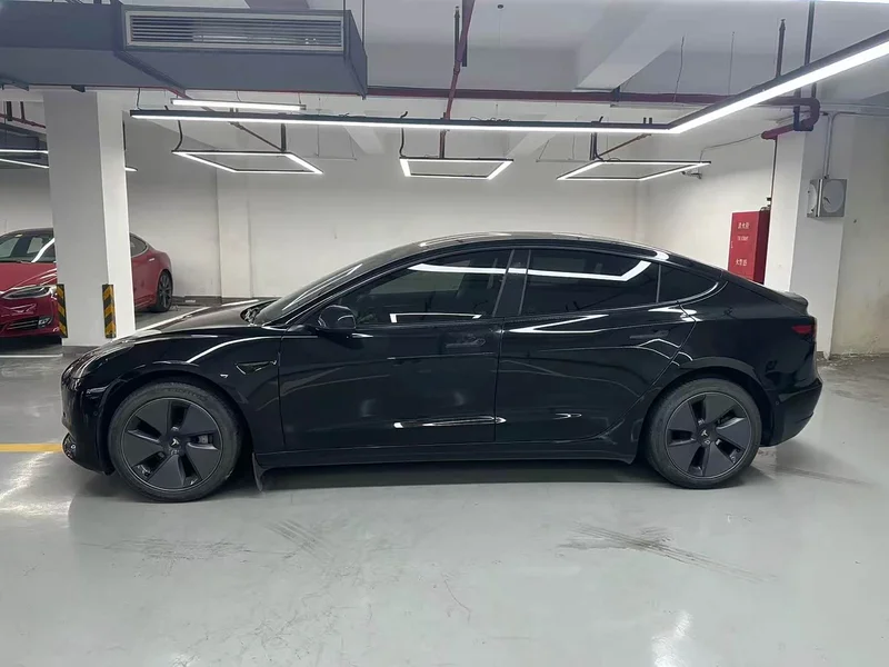 Tesla Model 3 — фото 3