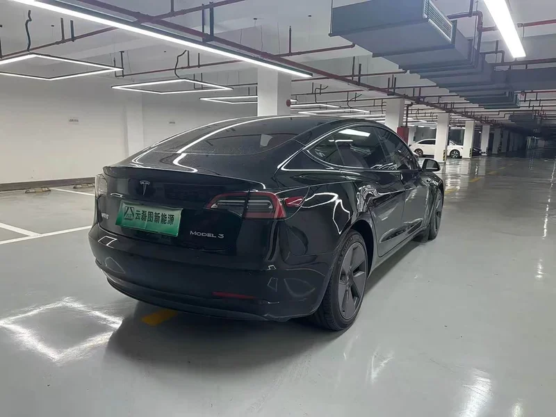 Tesla Model 3 — фото 4