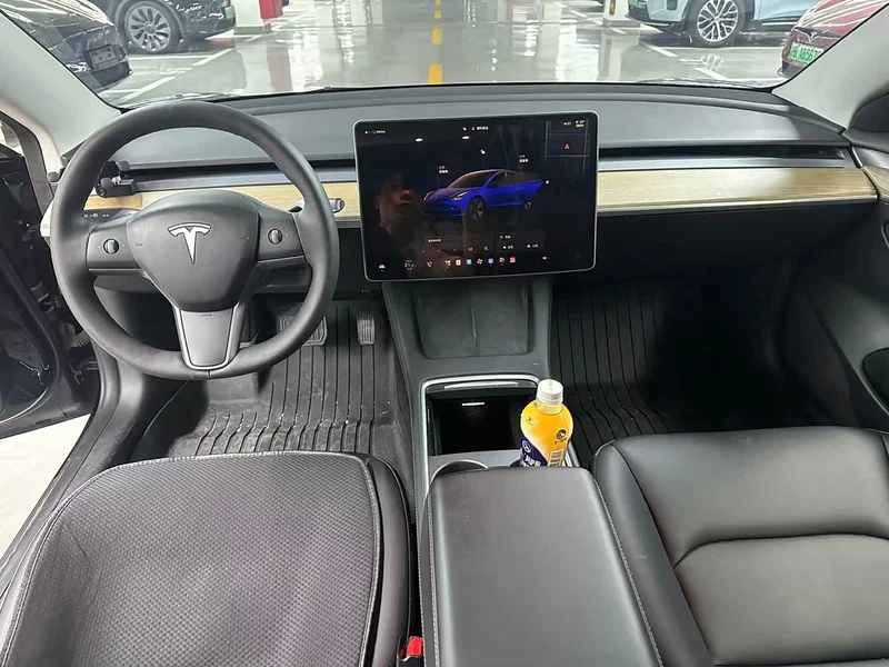 Tesla Model 3 — фото 7