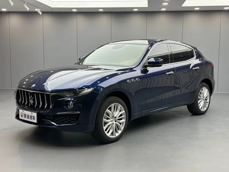 Maserati Levante — фото 1