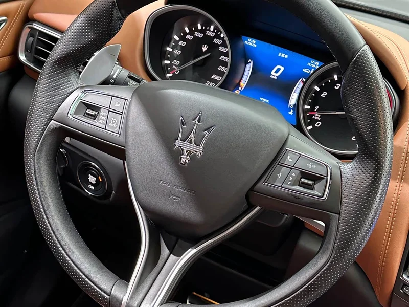 Maserati Levante — фото 20