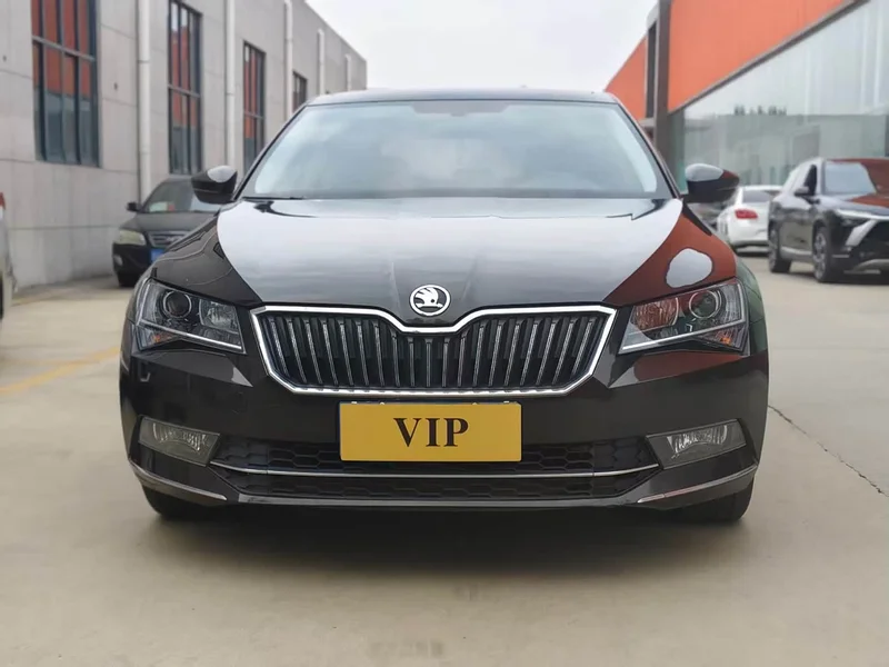 Skoda Superb — фото 2