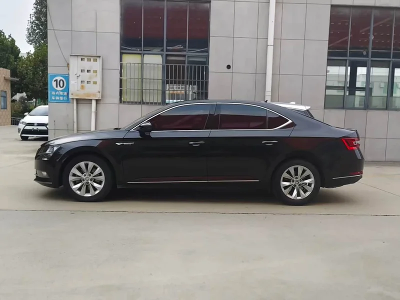 Skoda Superb — фото 6