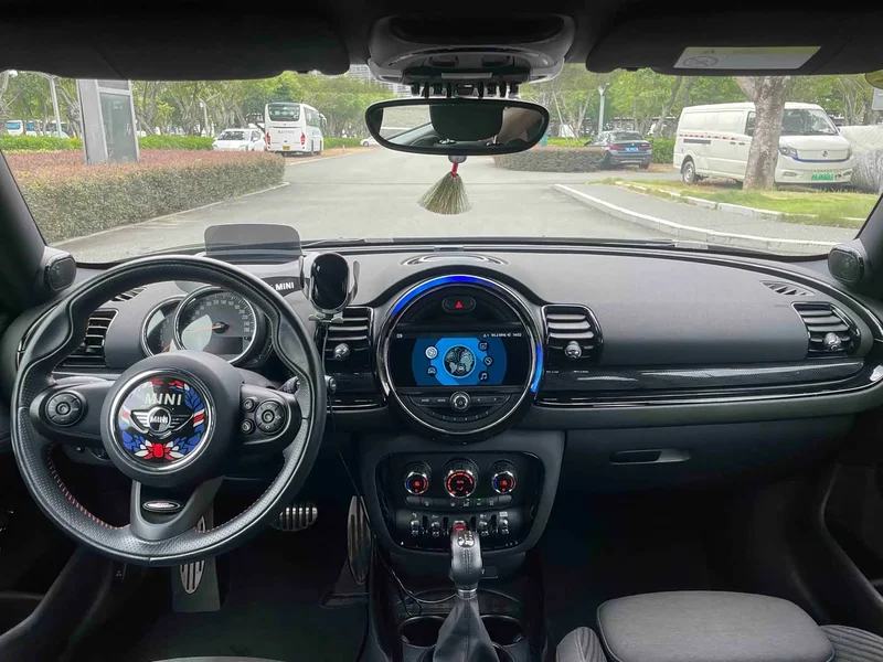 MINI CLUBMAN — фото 12