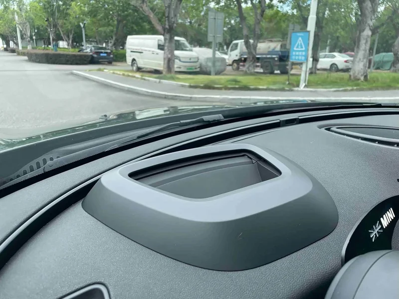 MINI CLUBMAN — фото 7