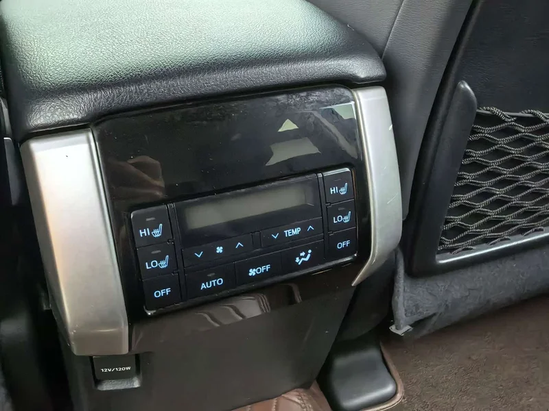 Toyota Prado — фото 10