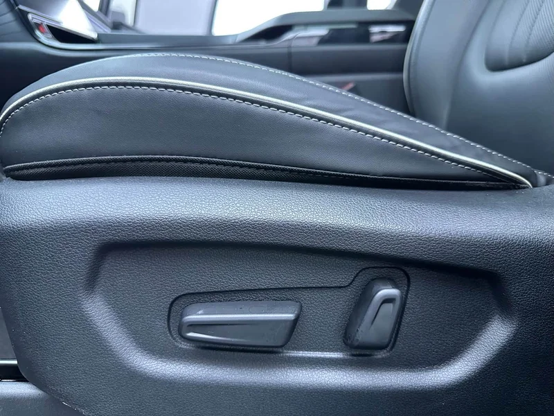 Ford Kuga — фото 14