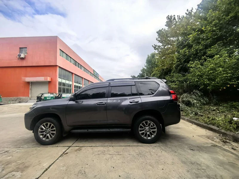 Toyota Prado (Imported) — фото 10