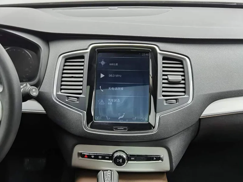 Volvo XC90 — фото 12
