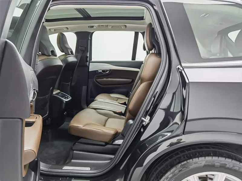 Volvo XC90 — фото 15