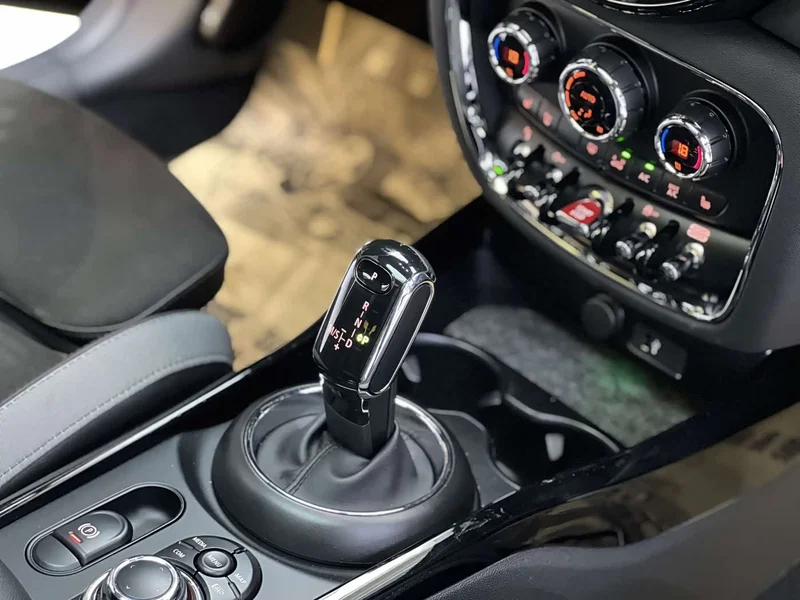 MINI JCW CLUBMAN — фото 7