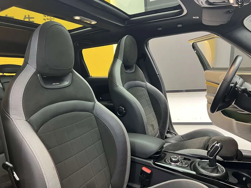 MINI JCW CLUBMAN — фото 8