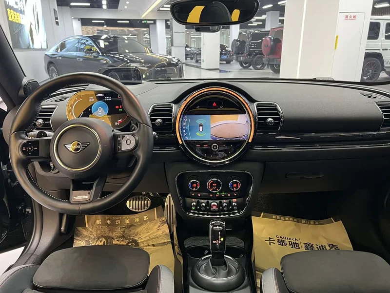 MINI JCW CLUBMAN — фото 9