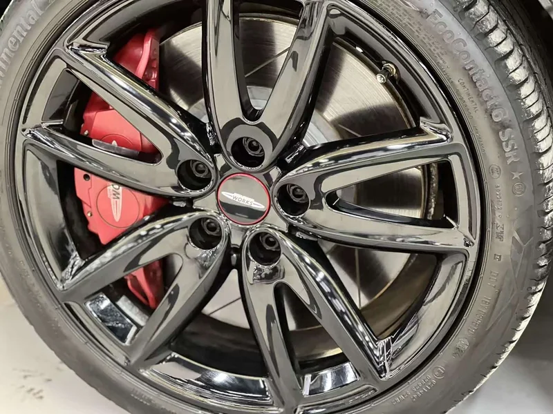MINI JCW CLUBMAN — фото 10