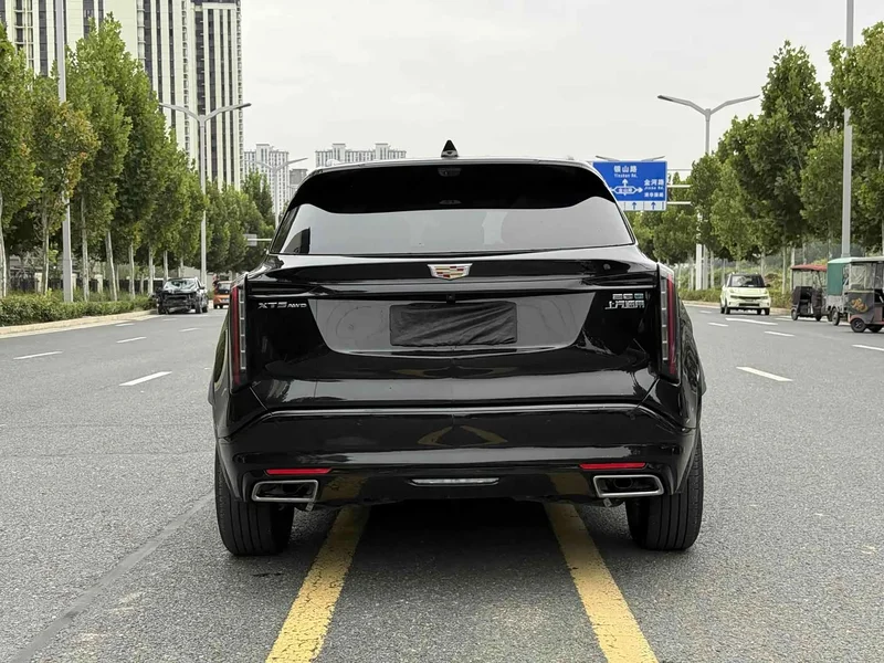 Cadillac XT5 — фото 7