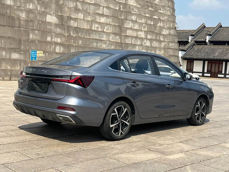 Roewe i5 — фото 5