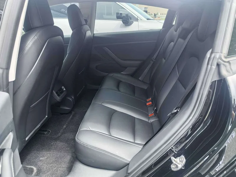 Tesla Model 3 — фото 12