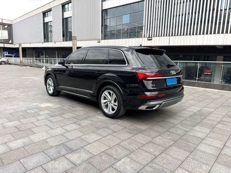 Audi Q7 — фото 3